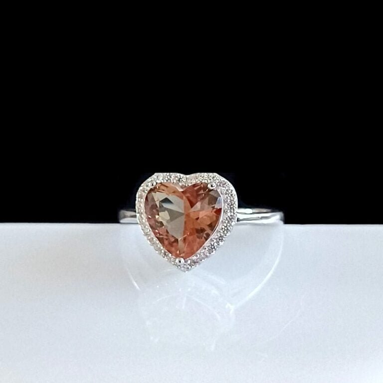 Sidabrinis žiedas Heart su sultanitu