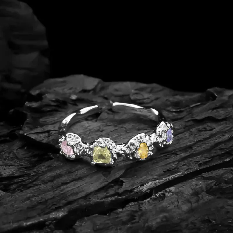 ziedas su aplvotom akutem