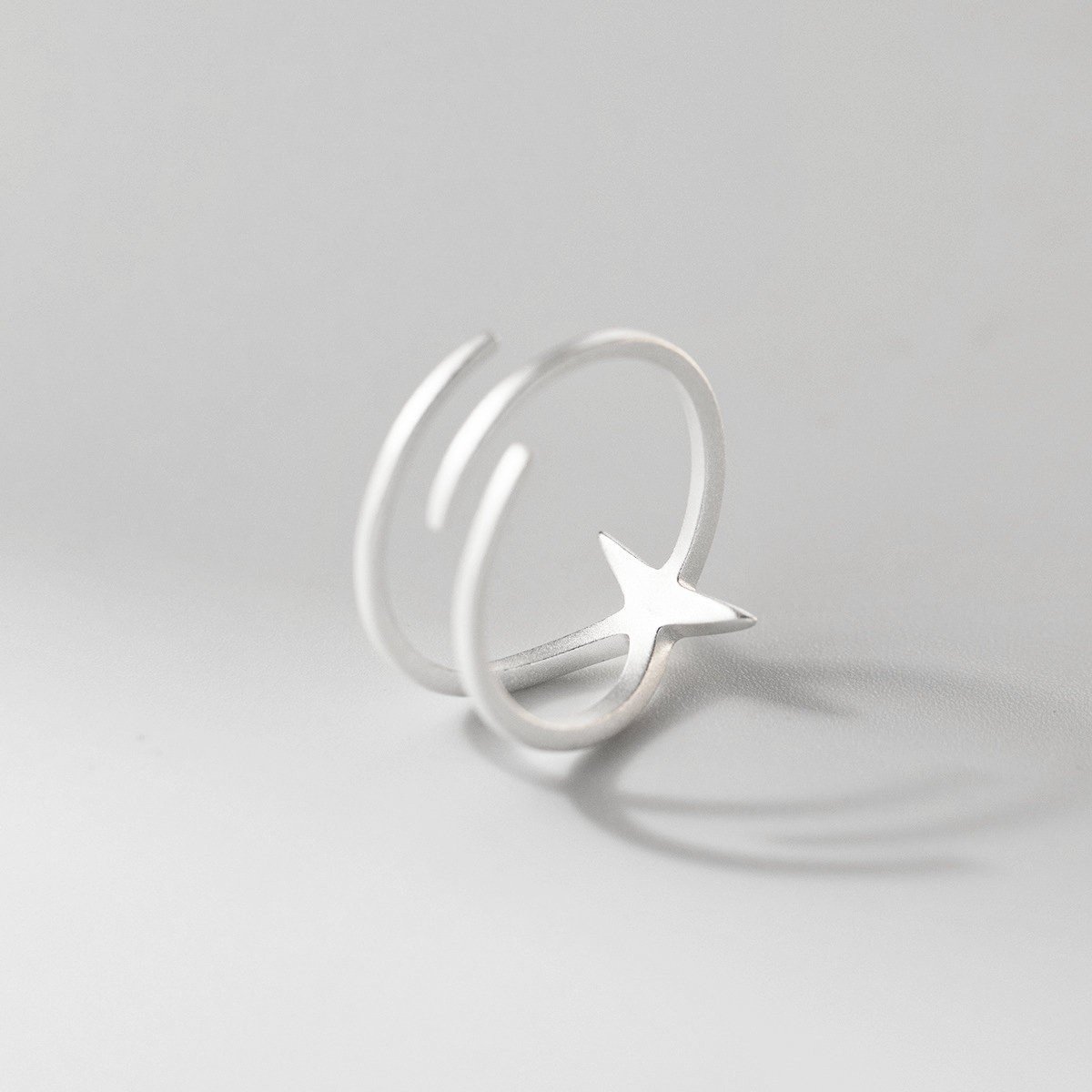 Sidabrinis žiedas Starlet 4 sidabro ziedai