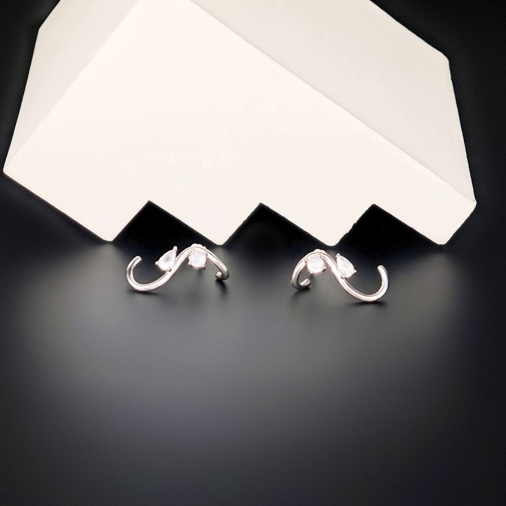 Sidabriniai auskarai Flux 4 sidabriniai auskarai