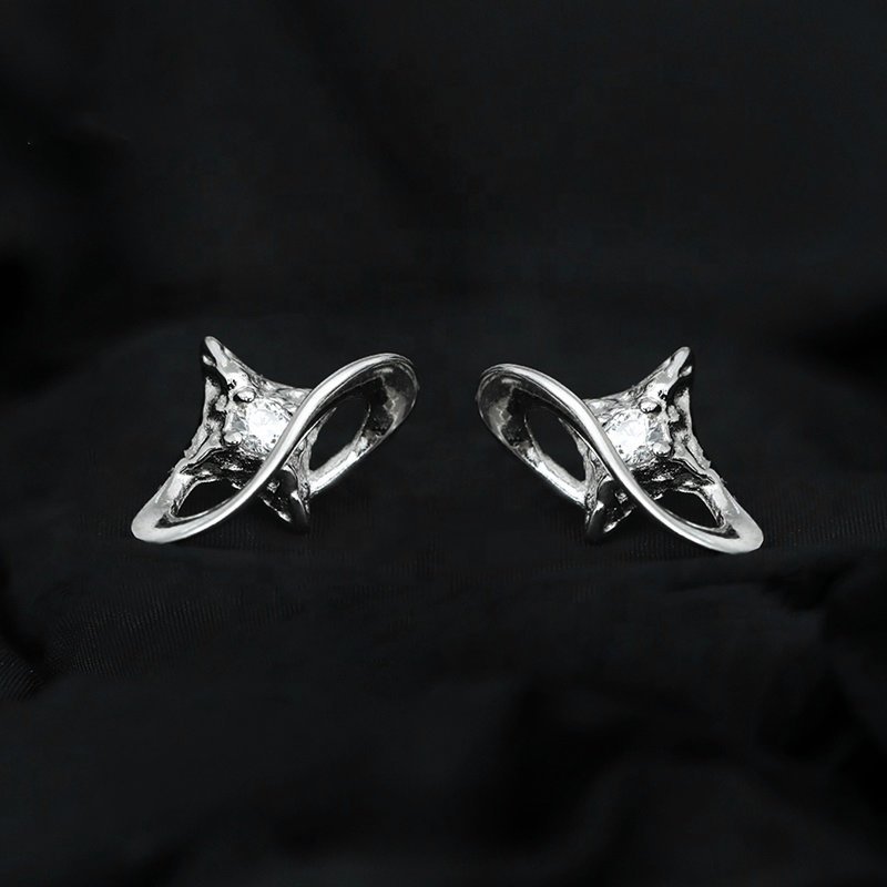 Sidabriniai auskarai Arias 7 auskarai su žvaigzdes motyvu